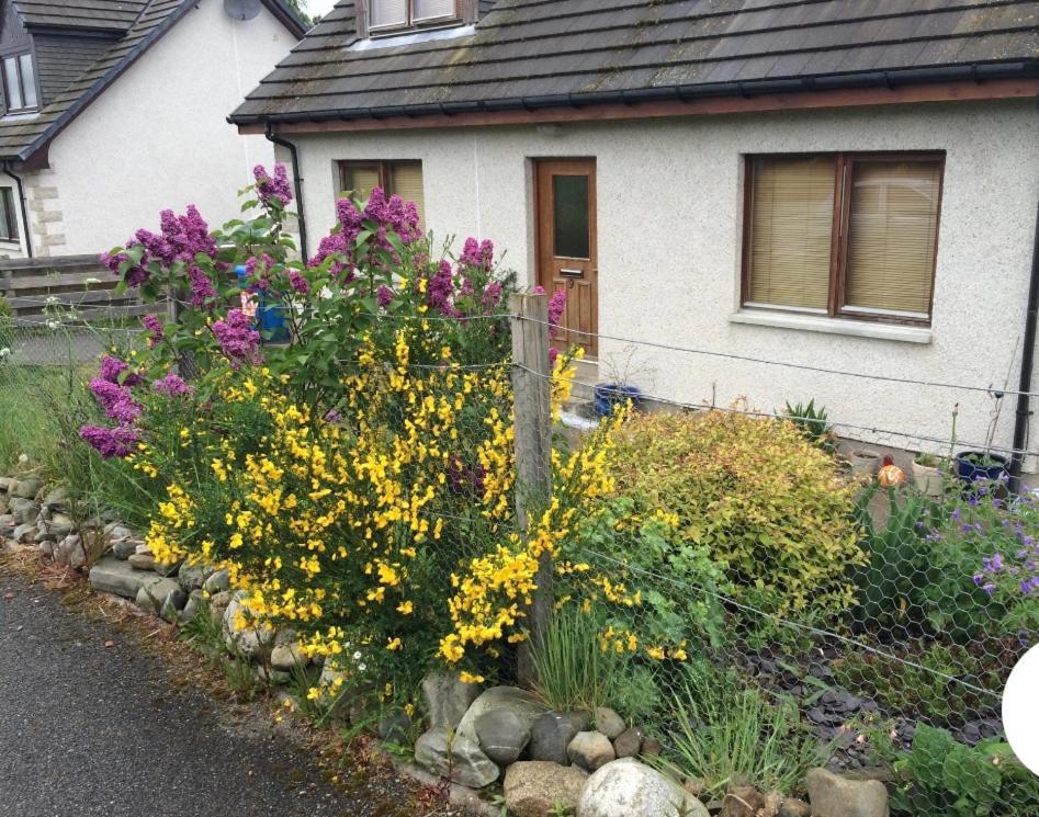 9 Kirk Road Bed and Breakfast Cromdale Exterior foto